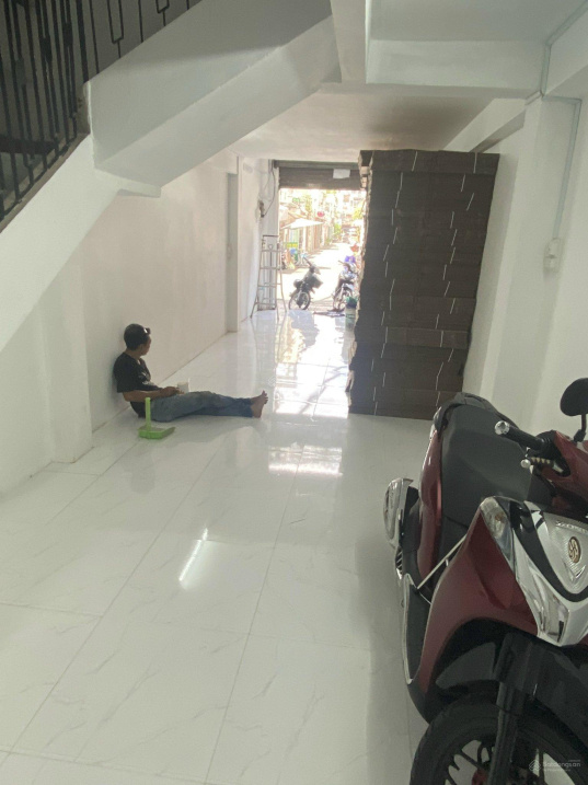 Cho thuê nhà nguyên căn MTĐ Đặng Văn Ngữ p13, quận Phú Nhuận.